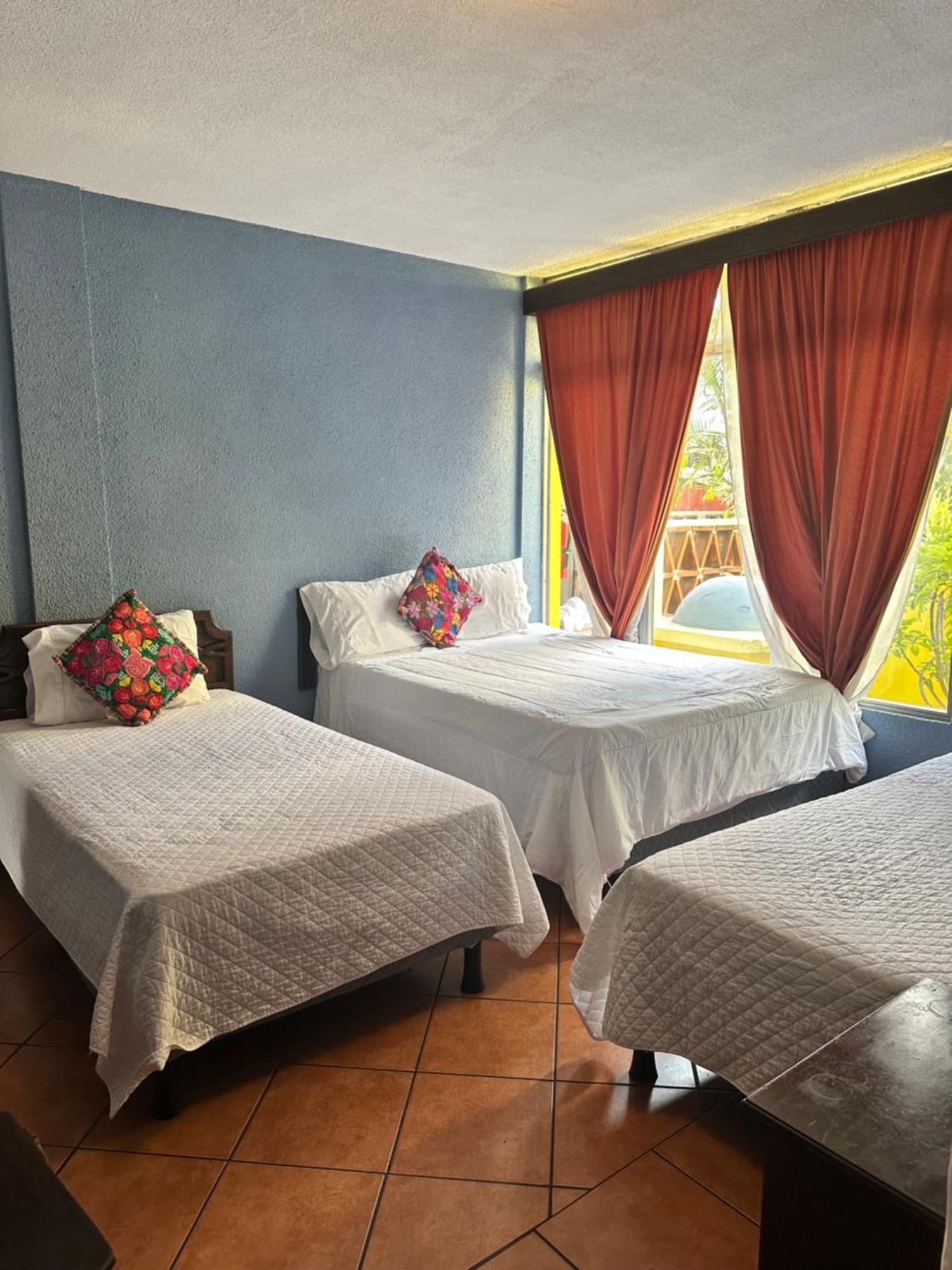 Hotel Posada Don Valentino Antigua Habitación foto
