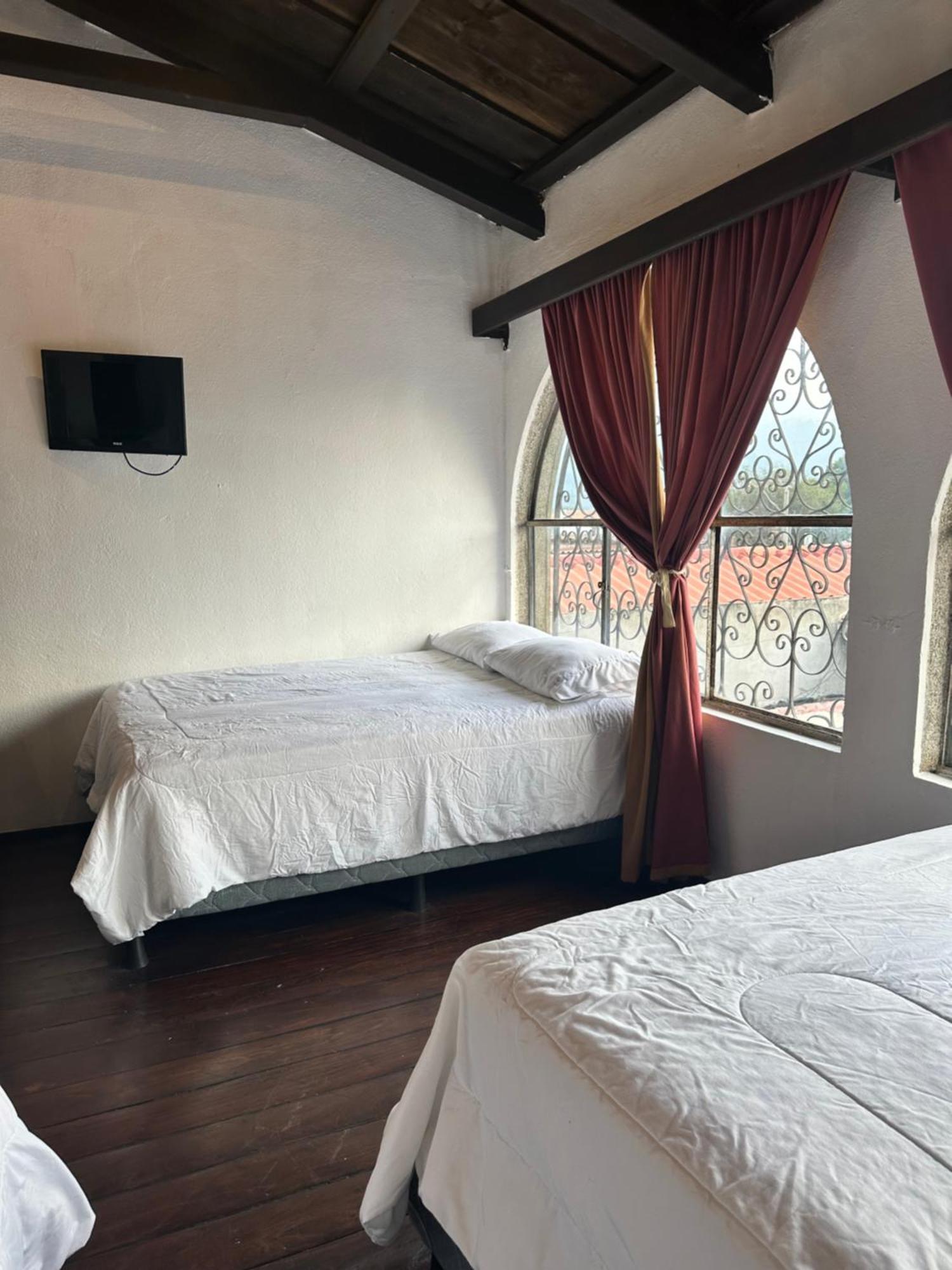 Hotel Posada Don Valentino Antigua Habitación foto